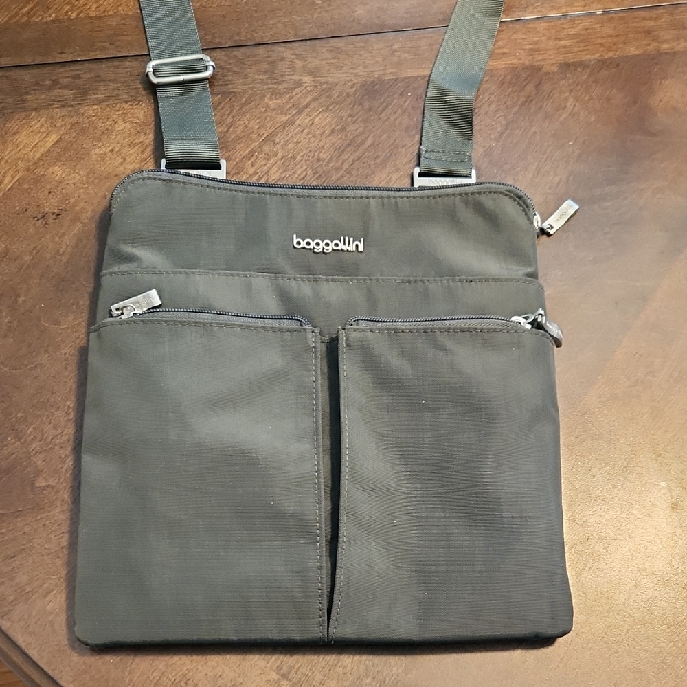 Baggallini Crossbody Purse Grey With Purple Lining